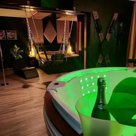 La Loveroom Bdsm De Nice " La Chambre Luxe Des Desirs " Eksteriør billede
