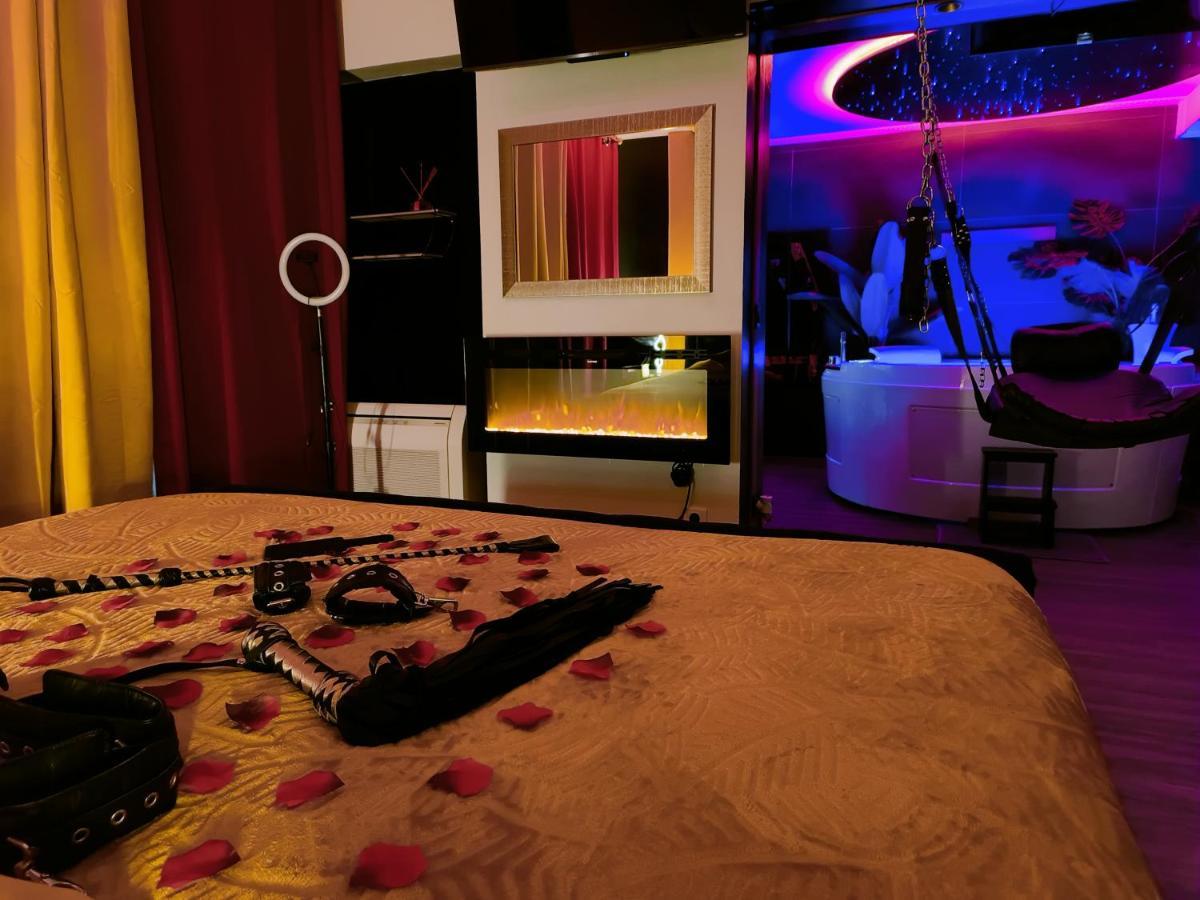 La Loveroom Bdsm De Nice " La Chambre Luxe Des Desirs " Eksteriør billede