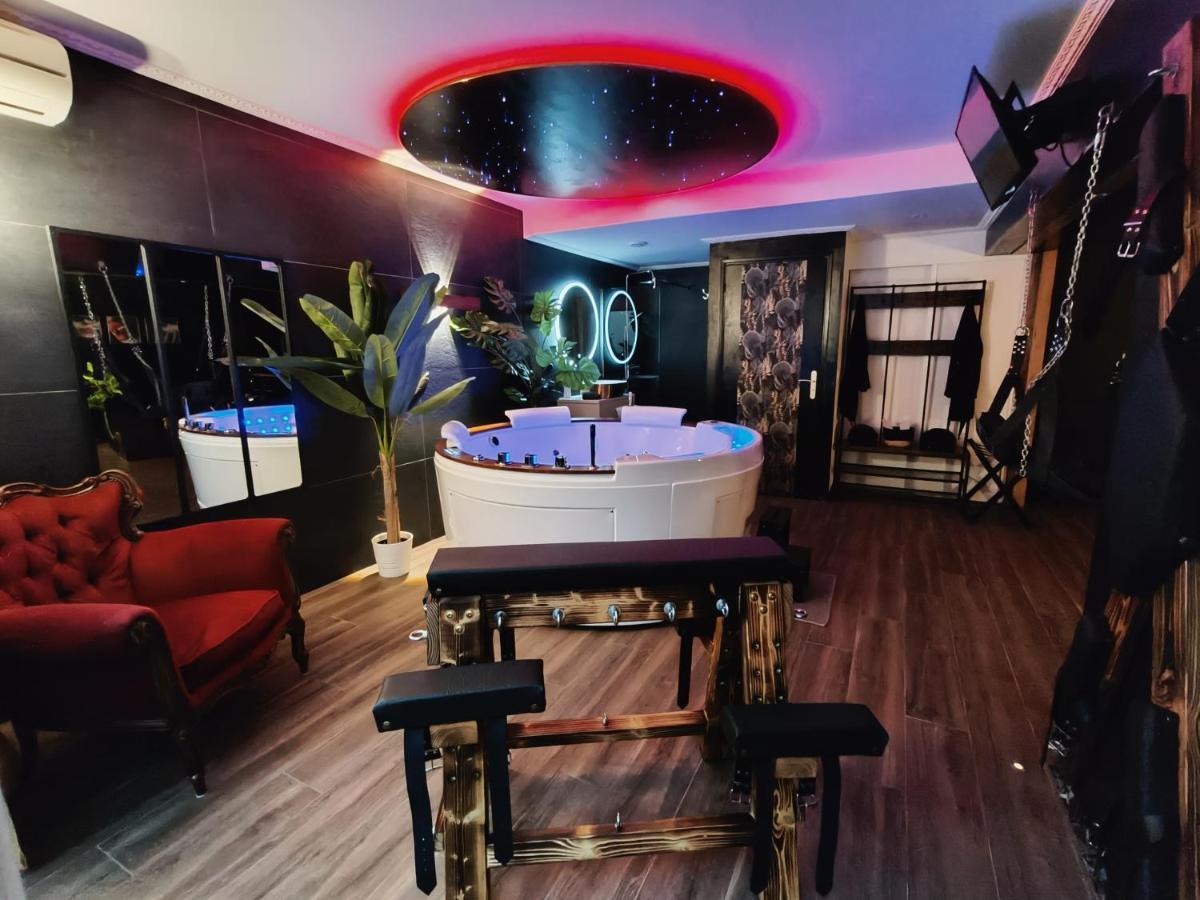 La Loveroom Bdsm De Nice " La Chambre Luxe Des Desirs " Eksteriør billede