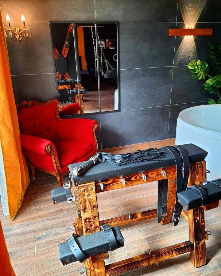 La Loveroom Bdsm De Nice " La Chambre Luxe Des Desirs " Eksteriør billede